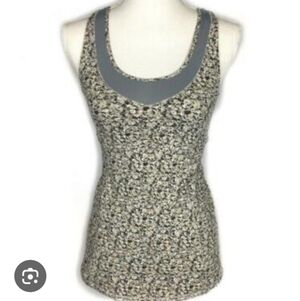 Lululemon Light Blue/Gray Floral Tank Top Work Out Yoga Women's Size S Padded